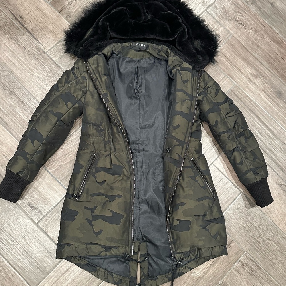 DKNY Green Camouflage Puffer Jacket with Black Faux Fur Hood Size XS